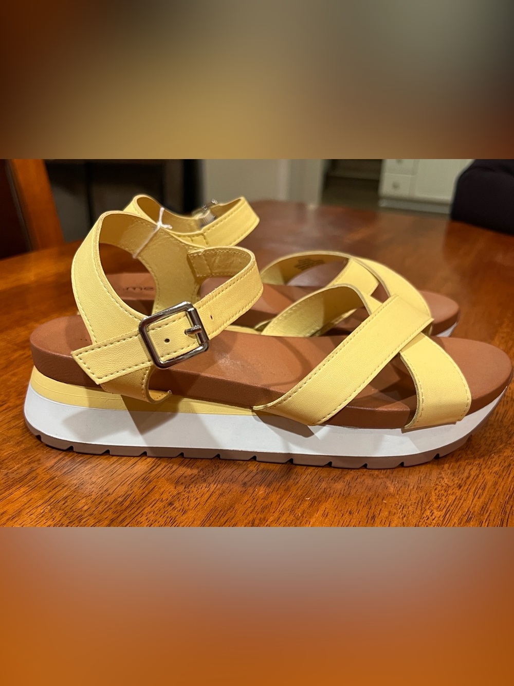 NWOT, Me Too Sellah Crisscross Ankle Strap Sandals in Vegan Leather.
